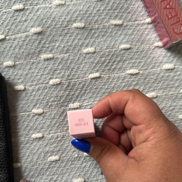 11 PC Makeup Sample Pouch with Assorted Cosmetics - Picture 5 of 8